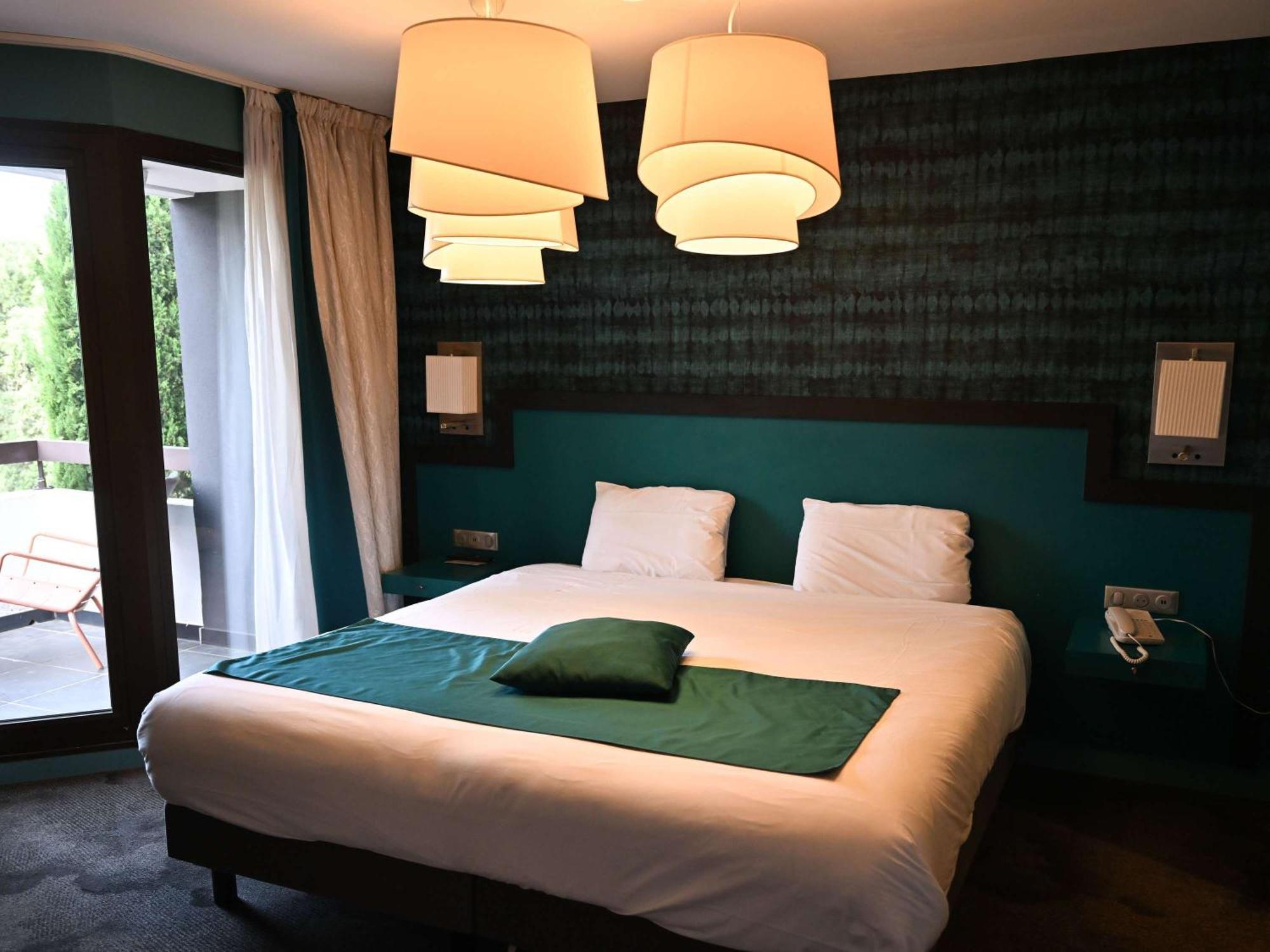 Mercure Brignoles Golf De Barbaroux & Spa Exterior photo